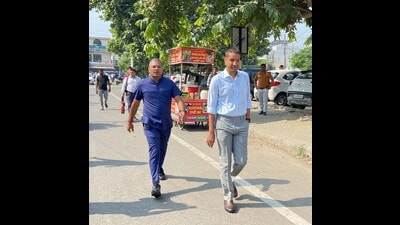 The first car-free Tuesday witnessed a good response in Karnal with most of the officials of the Karnal administration extended support to the initiative taken by chief minister Manohar Lal Khattar to cut vehicular emission in the city. (HT Photo)