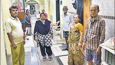The workers claimed that the BMC, far from giving them ownership of the houses as recommended by two committees and the government’s own GRs, has now been sending them eviction notices to redevelop the buildings. (Bhushan Koyande/HT Photo)