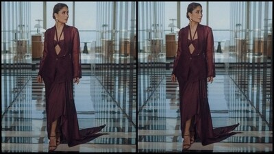 On Tuesday, Kareena gave her fans a sweet surprise as she uploaded a series of pictures on Instagram with the caption, “Jaane Jaan ready... Have you watched the trailer yet?” (Instagram/@kareenakapoorkhan) On Tuesday, Kareena gave her fans a sweet surprise as she uploaded a series of pictures on Instagram with the caption, “Jaane Jaan ready... Have you watched the trailer yet?” (Instagram/@kareenakapoorkhan)