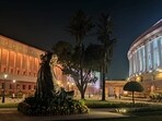 The special Parliament session will start in the old building and then move to the new one. The special Parliament session will start in the old building and then move to the new one.