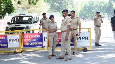 Chandigarh Police deployed during Students election at SD College, Sector 32, ahead of PU polls. (Keshav Singh/HT) Chandigarh Police deployed during Students election at SD College, Sector 32, ahead of PU polls. (Keshav Singh/HT)