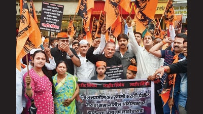 Mumbai, India – Sept 03, 2023: Sakal Martha Samaj activists stage a protest opp plaza in Dadar against the Jalna administration over the alleged lathi charge on protestor’s, at Dadar, in Mumbai, India, on Sunday, Sept 03, 2023. (Photo by Bhushan Koyande/HT Photo)