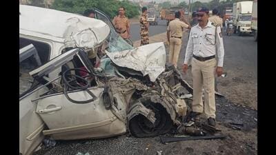 The incident occurred near Bajrang Dhaba in Sativali village of Vasai around 6am, an officer from Waliv police station said, adding, “The driver of the car seemed to have lost control over the vehicle while driving towards Gujarat. All five people in the car were residents of Rajasthan and were on their way back home after visiting their relatives in Mumbai.” (HT PHOTO) The incident occurred near Bajrang Dhaba in Sativali village of Vasai around 6am, an officer from Waliv police station said, adding, “The driver of the car seemed to have lost control over the vehicle while driving towards Gujarat. All five people in the car were residents of Rajasthan and were on their way back home after visiting their relatives in Mumbai.” (HT PHOTO)