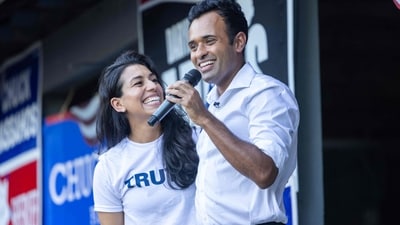 Republican presidential candidate Vivek Ramaswamy alongside wife Apoorva Ramaswamy. (Getty Images via AFP) Republican presidential candidate Vivek Ramaswamy alongside wife Apoorva Ramaswamy. (Getty Images via AFP)