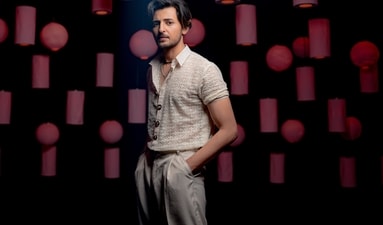 Darshan Raval recently sang Dhindora Baje Re from Ranveer Singh and Alia Bhatt's Rocky Aur Rani Kii Prem Kahaani Darshan Raval recently sang Dhindora Baje Re from Ranveer Singh and Alia Bhatt's Rocky Aur Rani Kii Prem Kahaani