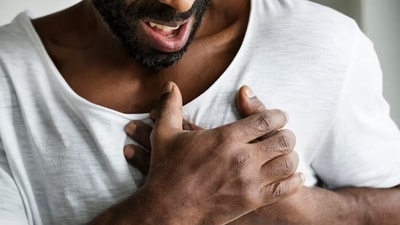 Cardiac arrests are caused by certain types of arrhythmias that prevent the heart from pumping blood (Freepik)