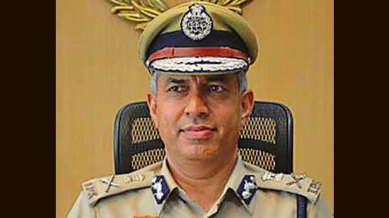Haryana DGP Shatrujeet Kapur on Wednesday announced that a pilot project ‘safe city’ will be kick-started in Rohtak and Gurugram for women safety and security. Interacting with reporters here after holding a meeting with police officials at IG office, the DGP said that after the success of the safe city project, it would be rolled out in the entire state. (HT File Photo)