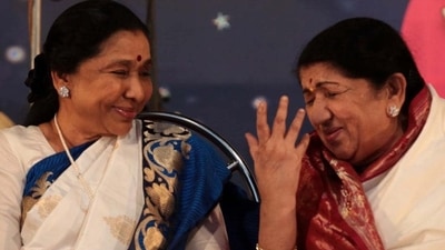 Asha Bhosle and Lata Mangeshkar (R) in a picture dated March 31, 2013. (Vidya Subramanian/Hindustan Times) Asha Bhosle and Lata Mangeshkar (R) in a picture dated March 31, 2013. (Vidya Subramanian/Hindustan Times)