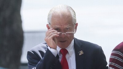 Peter Navarro, adviser to former U.S. President Donald Trump, returns from a break during his trial on contempt of Congress charges for refusing to cooperate with the House of Representatives committee investigating the January 6, 2021 attack on the Capitol, at U.S. District Court in Washington, U.S., September 7. (REUTERS)