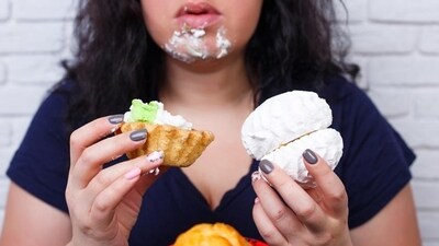 Awareness of hunger and fullness: Pay attention to your body's hunger and fullness cues. Before reaching for food, take a moment to assess your level of hunger. (Shutterstock)