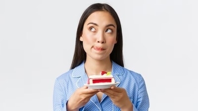 If you’re craving something sweet after a break-up or a bad day, watch out. This is a sure shot psychological symptom of sugar addiction (Freepik) If you’re craving something sweet after a break-up or a bad day, watch out. This is a sure shot psychological symptom of sugar addiction (Freepik)