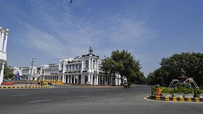 A deserted Connaught Place in New Delhi on Friday. (Raj K Raj/HT Photo) A deserted Connaught Place in New Delhi on Friday. (Raj K Raj/HT Photo)