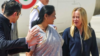 Prime Minister of Italy, Giorgia Meloni receives a warm welcome from Union Minister of State for Agriculture and Farmers’ Welfare, Shobha Karandlaje on her arrival at the airport for the G20 Summit in New Delhi. (ANI/PIB)