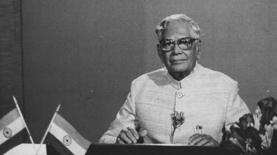 Ramaswami Venkataraman (1910-2009) was the President and I was his joint secretary (HT) Ramaswami Venkataraman (1910-2009) was the President and I was his joint secretary (HT)