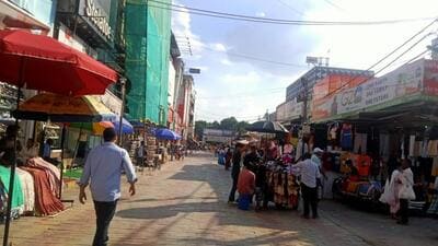 Traders at the Lajpat Nagar market said that barely 10% of the normal footfall was witnessed on Friday. (HT Photo) Traders at the Lajpat Nagar market said that barely 10% of the normal footfall was witnessed on Friday. (HT Photo)