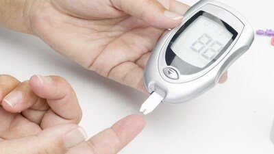 2. Insulin Resistance and Glucose Tolerance Test: Insulin resistance occurs when cells in the body become less responsive to insulin, leading to elevated blood sugar levels. This condition can promote fat storage and hinder weight loss efforts, even with a healthy diet. A glucose tolerance test can determine how the body responds to glucose intake and assess insulin sensitivity. Identifying insulin resistance can help in the early management and prevention of weight gain. (Shutterstock) 2. Insulin Resistance and Glucose Tolerance Test: Insulin resistance occurs when cells in the body become less responsive to insulin, leading to elevated blood sugar levels. This condition can promote fat storage and hinder weight loss efforts, even with a healthy diet. A glucose tolerance test can determine how the body responds to glucose intake and assess insulin sensitivity. Identifying insulin resistance can help in the early management and prevention of weight gain. (Shutterstock)