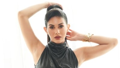 Amyra Dastur has been part of projects like Jogi and Made in China.