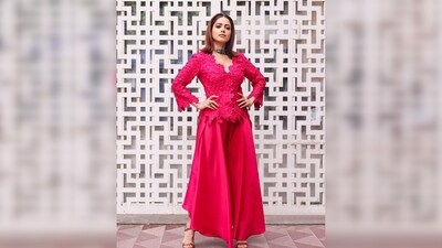 Sharing a series of images of herself in the outfit on her Instagram handle, Nushrratt Bharuccha captioned her post, "Chal chale… Aasmaan ke paray…." (Instagram/@nushrrattbharuccha) Sharing a series of images of herself in the outfit on her Instagram handle, Nushrratt Bharuccha captioned her post, "Chal chale… Aasmaan ke paray…." (Instagram/@nushrrattbharuccha)