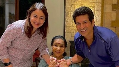 Anjali and Sachin Tendulkar wish Asha Bhosle on her 90th birthday Anjali and Sachin Tendulkar wish Asha Bhosle on her 90th birthday