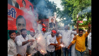 Samajwadi Party workers celebrating the victory of party candidate Sudhakar Singh in the Ghosi constituency by-election, in Lucknow. (FILE PHOTO) Samajwadi Party workers celebrating the victory of party candidate Sudhakar Singh in the Ghosi constituency by-election, in Lucknow. (FILE PHOTO)