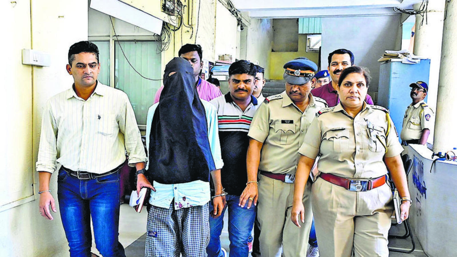 Crime Branch takes over probe into air hostess murder accused's death | Mumbai news - Vimarsana News