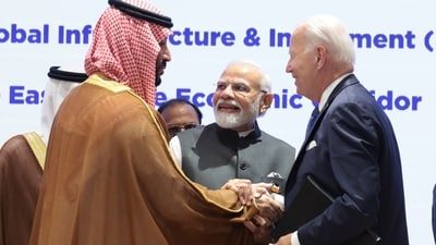 US President Joe Biden exchanges greetings with Saudi Arabian Prime Minister and Crown Prince Mohammed bin Salman bin Abdulaziz Al Saud in the presence of Prime Minister Narendra Modi during the launch of the India-Middle East-Europe connectivity corridor as part of the G20 Leaders' Summit in New Delhi on Saturday. (HT Photo) US President Joe Biden exchanges greetings with Saudi Arabian Prime Minister and Crown Prince Mohammed bin Salman bin Abdulaziz Al Saud in the presence of Prime Minister Narendra Modi during the launch of the India-Middle East-Europe connectivity corridor as part of the G20 Leaders' Summit in New Delhi on Saturday. (HT Photo)