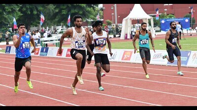 Athletes in action during the 100m race at the India Grand Prix at Sector 7 Sports Complex in Chandigarh. (Keshav Singh/HT) Athletes in action during the 100m race at the India Grand Prix at Sector 7 Sports Complex in Chandigarh. (Keshav Singh/HT)