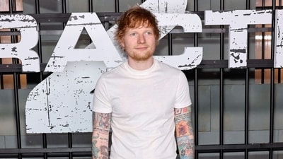 Ed Sheeran cancels Las Vegas concert due to production issues, fans endure extreme heat, show rescheduled for October. (AFP)