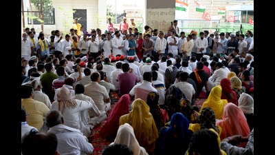 Farmers from around 40 villages have been staging the protest against the Uttar Pradesh government and the Greater Noida authority demanding better compensation and rehabilitation facilities in lieu of their land that was acquired. (Sunil Ghosh/HT Photo) Farmers from around 40 villages have been staging the protest against the Uttar Pradesh government and the Greater Noida authority demanding better compensation and rehabilitation facilities in lieu of their land that was acquired. (Sunil Ghosh/HT Photo)