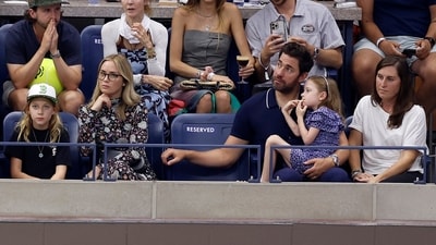 NEW YORK, NEW YORK - SEPTEMBER 08: British actress Emily Blunt (L) and American actor and filmmaker John Krasinski (R) look on during the Men's Singles Semifinal match between Ben Shelton of the United States and Novak Djokovic of Serbia on Day Twelve of the 2023 US Open at the USTA Billie Jean King National Tennis Center on September 08, 2023 in the Flushing neighborhood of the Queens borough of New York City. Sarah Stier/Getty Images/AFP (Photo by Sarah Stier / GETTY IMAGES NORTH AMERICA / Getty Images via AFP) (Getty Images via AFP) NEW YORK, NEW YORK - SEPTEMBER 08: British actress Emily Blunt (L) and American actor and filmmaker John Krasinski (R) look on during the Men's Singles Semifinal match between Ben Shelton of the United States and Novak Djokovic of Serbia on Day Twelve of the 2023 US Open at the USTA Billie Jean King National Tennis Center on September 08, 2023 in the Flushing neighborhood of the Queens borough of New York City. Sarah Stier/Getty Images/AFP (Photo by Sarah Stier / GETTY IMAGES NORTH AMERICA / Getty Images via AFP) (Getty Images via AFP)