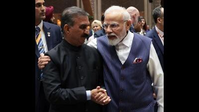 Himachal CM Sukhvinder Singh Sukhu interacting with Prime Minister Narendra Modi at the gala dinner during the G20 Summit in New Delhi. (PTI) Himachal CM Sukhvinder Singh Sukhu interacting with Prime Minister Narendra Modi at the gala dinner during the G20 Summit in New Delhi. (PTI)