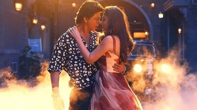 Shah Rukh Khan and Nayanthara in a still from Jawan. Shah Rukh Khan and Nayanthara in a still from Jawan.