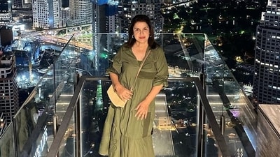 Farah Khan is the daughter of filmmaker Kamran Khan. Farah Khan is the daughter of filmmaker Kamran Khan.