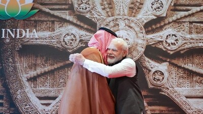 Indian Prime Minister Narendra Modi hugs Crown Prince Mohammed bin Salman of Saudi Arabia upon his arrival at Bharat Mandapam convention centre for the G20 Summit in New Delhi, on Saturday, September 9, 2023. (HT Photo) Indian Prime Minister Narendra Modi hugs Crown Prince Mohammed bin Salman of Saudi Arabia upon his arrival at Bharat Mandapam convention centre for the G20 Summit in New Delhi, on Saturday, September 9, 2023. (HT Photo)