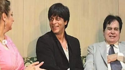 Saira Banu, Shah Rukh Khan and Dilip Kumar seen spending time together in an old photo. Saira Banu, Shah Rukh Khan and Dilip Kumar seen spending time together in an old photo.