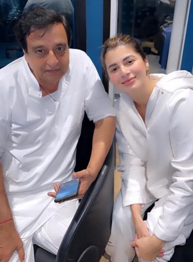 Bokadia with actor Kainaat Arora during shoot of Teesri Begum in Lucknow.