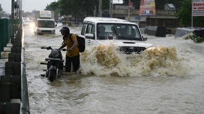 Several commuters were spotted wading through the waterlogged roads at NH 56 Sultanpur road following a heavy rainfall. (Deepak Gupta/Hindustan Times) Several commuters were spotted wading through the waterlogged roads at NH 56 Sultanpur road following a heavy rainfall. (Deepak Gupta/Hindustan Times)