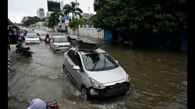 Meal packets have been distributed to families affected by the floods. (Deepak Gupta)