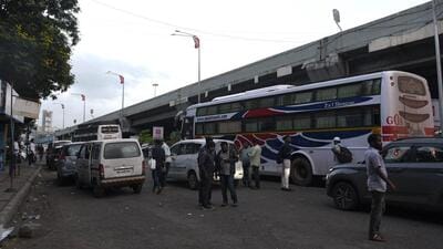 Navi Mumbai RTO specifies fares for Konkan travel, to take action against overcharging operators at Vashi Highway in Navi Mumbai. (Bachchan Kumar/ HT PHOTO) Navi Mumbai RTO specifies fares for Konkan travel, to take action against overcharging operators at Vashi Highway in Navi Mumbai. (Bachchan Kumar/ HT PHOTO)