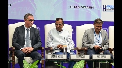 Union minister Som Parkash with others during the CII northern region’s “ Conference on Demystifying Trade and Investment” in Chandigarh on Monday. (Ravi Kumar/HT)