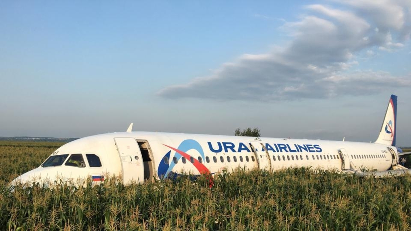 Russian passenger jet with hydraulics problem makes safe emergency landing - Vimarsana News