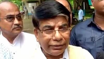 Union minister Subhas Sarkar locked up by own partymen in BJP office in W Bengal
