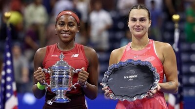US Open Champion Coco Gauff (L) of the United States and runner-up Aryna Sabalenka of Belarus (Getty Images via AFP)