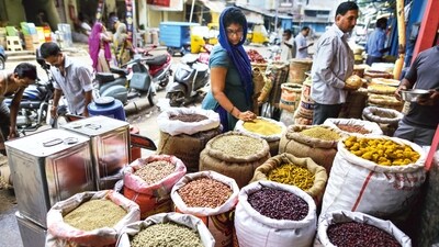 The combined food price index eased to 9.94% in August from a year ago, compared to a rise of 11.51% in the previous month. (HT File) The combined food price index eased to 9.94% in August from a year ago, compared to a rise of 11.51% in the previous month. (HT File)