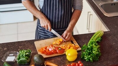 Mindful consumption: This is another key step. Pay attention to portion sizes to minimize food waste, and get creative with leftovers to make the most of your meals. (istockphoto) Mindful consumption: This is another key step. Pay attention to portion sizes to minimize food waste, and get creative with leftovers to make the most of your meals. (istockphoto)