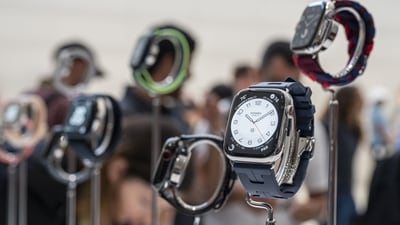 The Ultra 2 introduces a new customizable watch face that provides additional workout information, as well as an enhanced battery life, offering up to 36 hours of usage under standard conditions and an impressive 72 hours when operating in a low-power mode. (Bloomberg) The Ultra 2 introduces a new customizable watch face that provides additional workout information, as well as an enhanced battery life, offering up to 36 hours of usage under standard conditions and an impressive 72 hours when operating in a low-power mode. (Bloomberg)