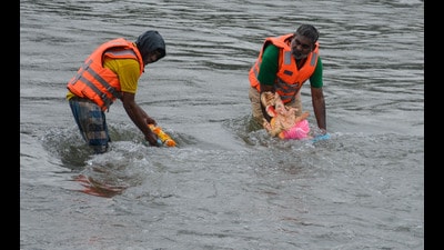 Despite recording an increase in water pollution in rivers, the Maharashtra Pollution Control Board (MPCB) has not taken action against any local body (HT FILE PHOTO)
