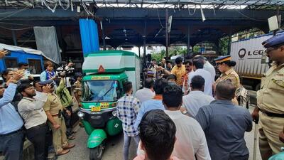 Mumbai, India - September,13, 2023: The MNS party protested at the toll booths for not increasing the vehicle toll This time a letter has been given to the toll manager at mulund toll naka ,in Mumbai, in Mumbai, India, on, Wednesday, September, 13, 2023. ( Praful Gangurde / HT Photo ) Mumbai, India - September,13, 2023: The MNS party protested at the toll booths for not increasing the vehicle toll This time a letter has been given to the toll manager at mulund toll naka ,in Mumbai, in Mumbai, India, on, Wednesday, September, 13, 2023. ( Praful Gangurde / HT Photo )