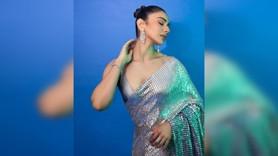 Sharing a string of images on her Instagram handle, Rakul Preet captioned her post, "Life won't sparkle unless you do 💕 #lokmatmoststylish." (Instagram/@rakulpreet) Sharing a string of images on her Instagram handle, Rakul Preet captioned her post, "Life won't sparkle unless you do 💕 #lokmatmoststylish." (Instagram/@rakulpreet)