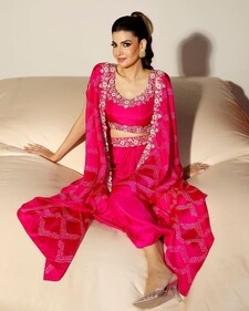 Influencer Neha Nagar Gupta dons the festive look by Pink City by Sarika. Influencer Neha Nagar Gupta dons the festive look by Pink City by Sarika.